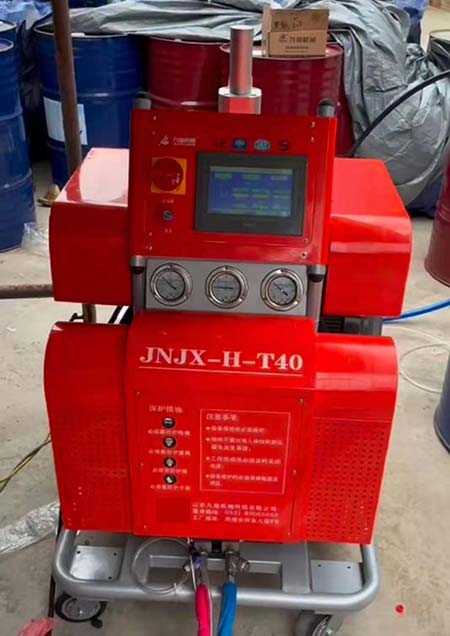 垃圾池滲濾液防滲聚脲施工(圖1) JNJX-H-T40聚脲施工噴涂機(jī)